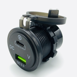 USB-C Og USB 2.0 + Voltmeter